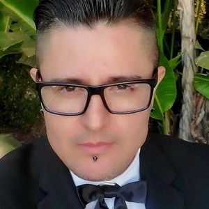 Meet your Posher, Carlos